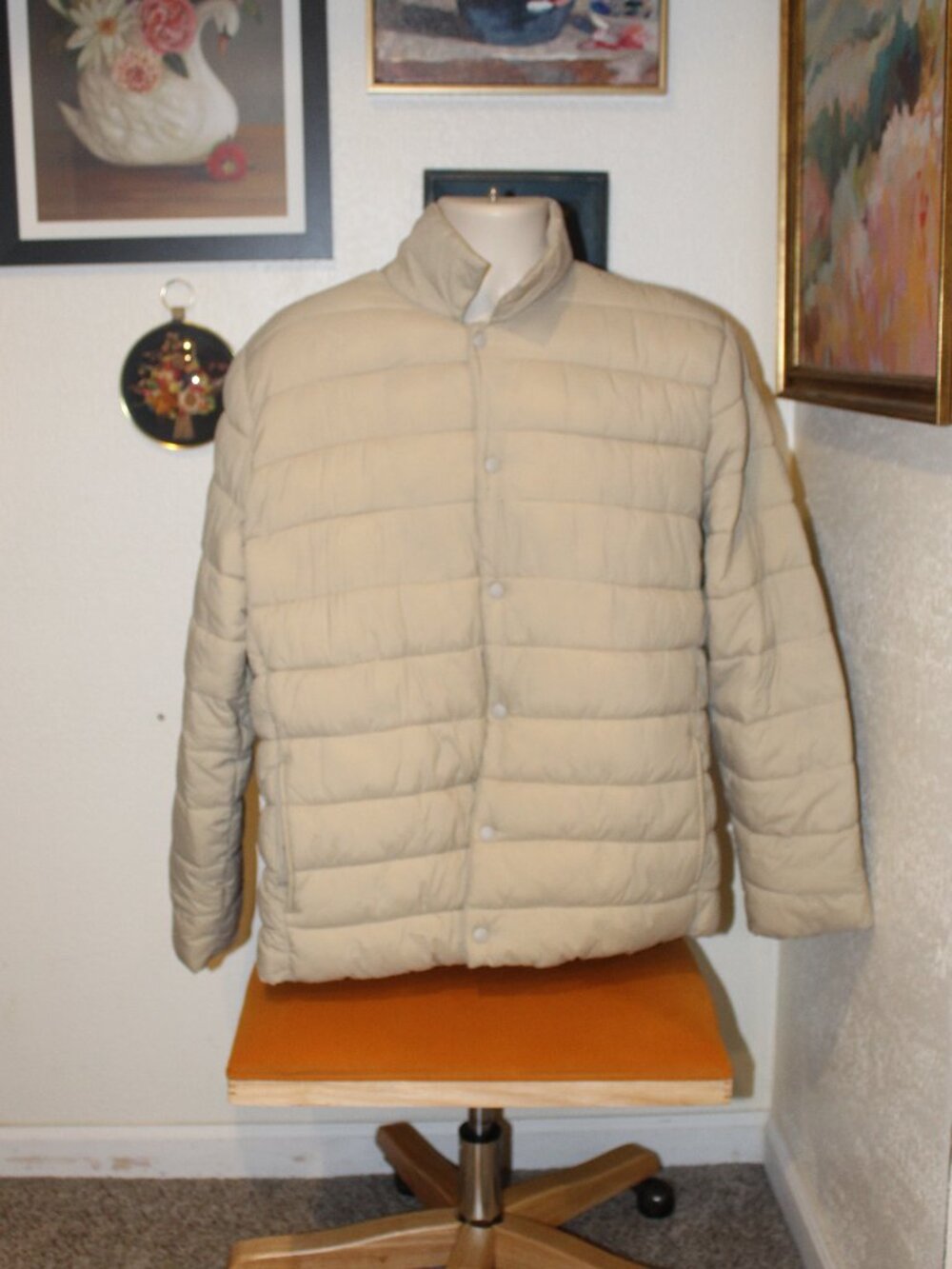 GAP Beige Lightweight Puffer Jacket Men’s Large